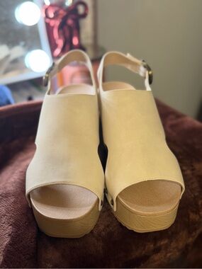 Dr. Scholl’s Women’s 10M EU 41 Beige Platform Wedge Sandals Slingback